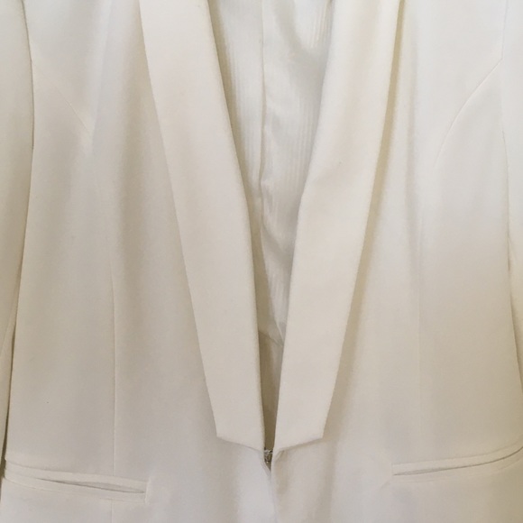 White blazer - Picture 2 of 2